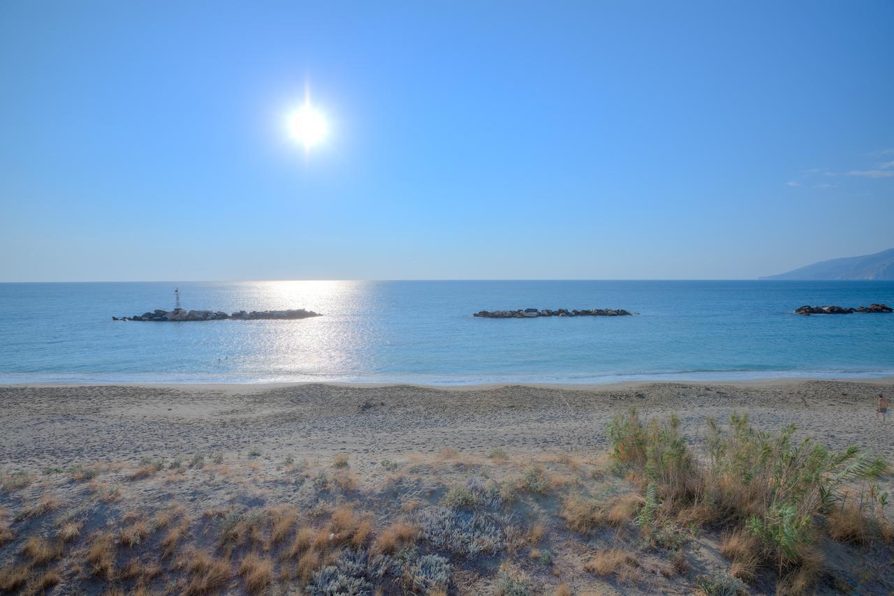 Hydroussa Skyros Hotel Eksteriør billede
